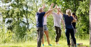 16 Fun Outdoor Team Building Activities & How to Plan