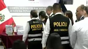 El juez ordenará la prisión preventiva oficiosamente en los casos de abuso o violencia sexual contra menores, delincuencia organizada, homicidio doloso, feminicidio, violación, secuestro, trata de personas, robo de casa habitación, uso de programas sociales con. Extienden Prision Preventiva A Keiko Fujimori Cnn Video