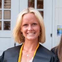 Sarah Hinkle's Instagram, Twitter & Facebook