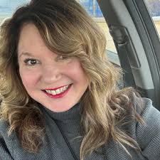 Teaching a 4-month-old puppy to avoid peeing