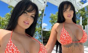 V8 Supercars driver-turned-porn star Renee Gracie busts out of her bikini  in racy new selfies | Daily Mail Online