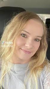 Kayla Dexter's Instagram, Twitter & Facebook