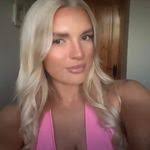 Shauna Gill's Instagram, Twitter & Facebook