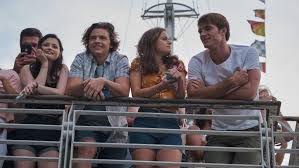 It's the summer before elle evans is set to head off to college, and she has a big decision to make. The Kissing Booth 3 Trailer A Big Decision Looms In A Big Netflix Franchise Deadline