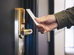 How many keys does a door lock come with? How Hackers Use Hotel Key Cards To Break Into Rooms