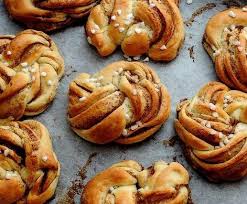 Brioches A La Cannelle Kanelbullar De Suede Recette Brioche A La Cannelle Patisserie Brioches