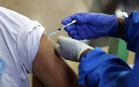 陪妈妈去接种疫苗我到底可以进去吗?#日常vlog #sinovac vaccine #中国科兴疫苗 大家好，谢谢你们观看我的影片。 记录大马疫苗过程专不专业，你们自己看吧～. Q Ulh Rvricwm
