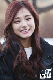 I feel like tzuyu is the type of person that can't really fake a smile, so everytime she's happy you can clearly see it and it's so cute. Jyp Whispers On Twitter Comments Trans Photo Twice Tzuyu The Flowery Smile That Drives People Around Crazy In Just One Try Https T Co Gtsxyzwjnn