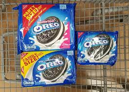 New nabisco family size double stuf oreo chocolate sandwich cookies 20 oz pack. Theretrodad Com The Incredible Shrinking Oreo Package