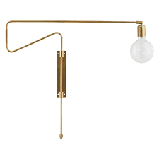 House Doctor Wandlampe Swing Mit Langem Arm In Messing Ein Tolles Designelement An Der Wand Ist Die Swing Lampe In Purstischem Wandlampe Lampen Wandbeleuchtung