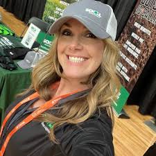 It was an honor to attend the Smart Women in Business Awards in Cleveland  to see my friend and former colleague, Cali Thomson, receive an award.