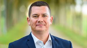 Ejendomsadvokater sluser kvindelig partner ind i ledelsen