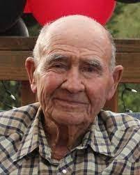 Lauri Burch's Instagram, Twitter & Facebook