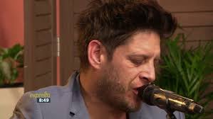 Gavin Edwards performs "Fix You by Coldplay"