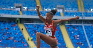 Doble campeona del mundo de triple salto, firmó un nuevo récord de venezuela de salto de longitud con un intento de 6,88 metros. Nsklowujgwz79m