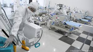 Prt ini disebut berkewarganegaraan indonesia dan berusia 44 tahun. Jumlah Pasien Covid 19 Yang Dirawat Di Indonesia Mengalami Penurunan Indonesia Laporan Topik Topik Yang Menjadi Berita Utama Dw 27 04 2020