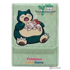 The interesting part comes from the chromiaskin technology, which makes the deck box change colors on touch. Pokemon Center 2020 Snorlax S Yawn Leather Deck Box