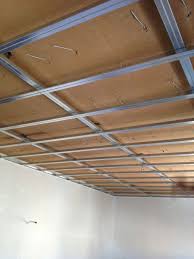 Il controsoffitto è un'opera edile piana, consistente in un secondo soffitto posizionato più in basso rispetto al soffitto originario. Fibra Di Legno Prezzi Per Isolamento Soffitti