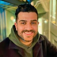 JerryRigEverything does the bend test