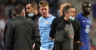 The belgian, who had bagged one goal and three assists in his previous three games heading into the clash with villa, was caught by a late challenge from jack grealish. Man City S De Bruyne Forced Off With Head Injury In Champions League Final