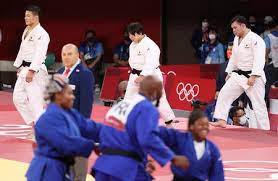 柔道男女混合団体戦 が初めて開催されたのは、 2017年の世界柔道選手権 からと意外と 歴史が浅い 競技でもあります。これも 2020年東京オリンピックでの男女混合団体戦が開始されることを見越して の開催となりました。 J0ptj 2n6hjk0m