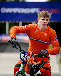 Jul 27, 2021 · july 27, 2021 sport news the contestant, participating in bicycle racing, niek kimmann from dutch, substained a knee fracture after colliding with an official during his training on monday, july 26th, 2021. Kimmann Verovert Wereldbeker Bmx Andere Sporten Destentor Nl