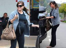 Pictures Of Pregnant Tiffany Amber Thiessen Shopping Popsugar Celebrity