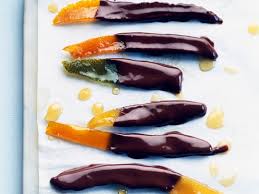 Decouvrez Notre Recette Facile Et Rapide De Orangettes Sur Cuisine Actuelle Retrouvez Les Etapes De Preparation Des Astuces Recette Orangettes Recette Feta