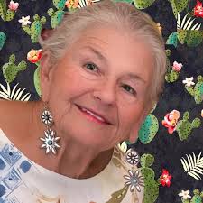 With great sadness, we mourn the loss yesterday of Naomi Bloss. Naomi had a  great passion for succulents and cacti. She grew them very well and awed us  with her stunning staged