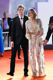 Emma Stone Joe Alwyn Walk The Red Carpet Ahead Of The The Favourite Screening During The 75th Venice Film Festival At Sal Emma Stone Emma Stone Style Style Watch rachel weisz break down the dance sequence in the favourite and director yorgos lanthimos' vision. emma stone joe alwyn walk the red