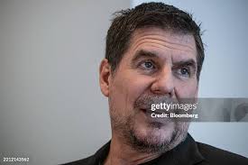 14 Photos & High Res Pictures