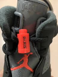 In collaboration with the legendary french club, this special edition air jordan vi arrives with reflective infrared accents and psg jersey inspired patterns on the upper. Air Jordan 6 Psg Release Information Pochta