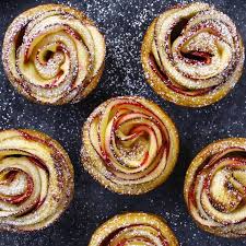 Easy Rose Apple Cinnamon Cupcakes 8211 Delicious Desserts That Also Look Gorgeous Fun Recipe To Make With Kids Quick And Easy Rec Recipes Food Yummy Food