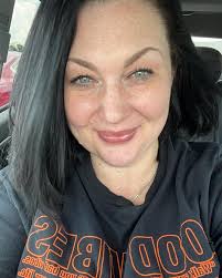 This is what a 45yr old unfiltered freckled faced old lady looks like after  working 10.5hrs 😝