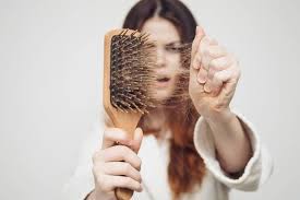 Unser körper muss sich erst daran gewöhnen, dass plötzlich wieder genügend biotin durch die blutbahn wandert. Biotin Fur Die Haare Wundermittel Oder Wirkungslos Medizin Transparent