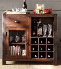 Mini Bar Rustico Muitas Pessoas Depois De Um Dia De Trabalho Cansativo E Estressante Tambem Gostam De Chegar Em Casa E To Bars For Home Bar Cabinet Mini Bar