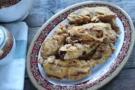 Pisang goreng ('fried banana' in indonesian/malay) is a fritter made by deep frying battered plantain in hot oil. Pisang Goreng Rangup Yang Nostalgia Azie Kitchen