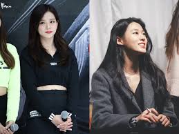 12.09.2021 · on korean forums, netizens are spreading questions about the real relationship between bts's v and blackpink's jisoo because the two idols were repeatedly caught using the same items. 5 Pasang K Pop Idol Ini Lahir Di Hari Yang Sama V Bts Jisoo Blackpink Kapanlagi Com