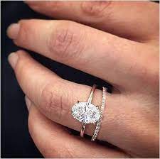 Pin By Cassie Mckinney On Wedding Dresses Accessories Simple Engagement Rings White Gold Diamond Engagement Ring White Gold Wedding Rings