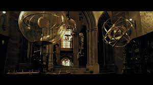 Para proteger a escola são enviados os dementadores, estranhos seres que sugam a energia vital de quem se aproxima deles, que tanto podem defender a escola como. Harry Potter Y El Prisionero De Azkaban Em 2021 Prisioneiro De Azkaban Harry Potter Prisioneiro