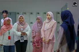 Some adjectives can not be compared because tthe simplest form expresses, they are : Iman Abdul Rahim Skincare Routine