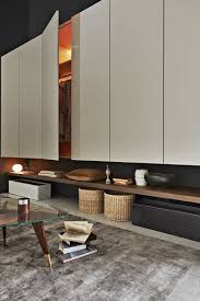 Lacquered Wardrobe With Drawers Gliss Up Molteni C Woonkamerkasten Huis Interieur Interieur Woonkamer