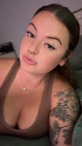 Savannah Vickery's Instagram, Twitter & Facebook