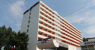 Vremea buna din acest inceput de toamna pare sa tina cu agentiile de turism si hotelierii romani de la tarmul marii negre. Lista RetrasÄƒ DupÄƒ Sesizarea NoastrÄƒ Ant CondusÄƒ De Anca Nedea Trimite Turistii SÄƒ Se Cazeze La Rex Si La Alte Hoteluri Inchise Document