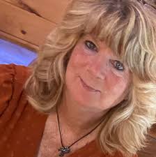 Can you see a turtle hatch