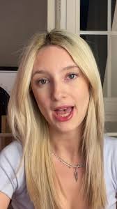 NO ERES UNA OPCIÓN 🙏🏼 no tienes que estar compitiendo con nadie, no  tienes que sufrir por si no te quieren, porque vales mucho más que eso ✨❤️  #reflexionesdeamor #desarrollopersonalymotivacion ...