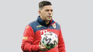 من جهة أخرى، تترقب الجماهير الاتحادية حسم إدارة النادي برئاسة أنمار الحائلي قرار مدرب الفريق الكروي الأول سواء بالتجديد مع المدرب البرازيلي فابيو كاريلي أو التوقيع مع المدرب الروماني كوزمين كونترا، ومن المنتظر أن. Ø§Ù„Ø§ØªÙØ§Ù‚ Ø§Ù„Ø³Ø¹ÙˆØ¯ÙŠ ÙŠØ¯Ø®Ù„ Ø³Ø¨Ø§Ù‚ Ø§Ù„ØªØ¹Ø§Ù‚Ø¯ Ù…Ø¹ ÙƒÙˆÙ†ØªØ±Ø§