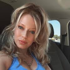 Brandi Keeter's Instagram, Twitter & Facebook