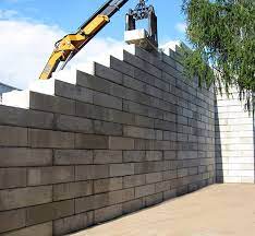 Les fondations servent à ancrer le mur dans le sol. Murs De Soutenement En Blocs Beton Empilables Legioblock