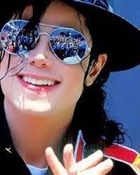 Pin By Lucia Tavares On Wallpaper Michael Jackson Smile Mickel Jackson Michael Jackson